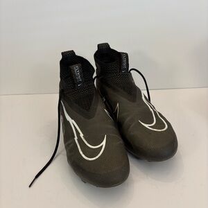 Nike  FLYKNIT ALPHA Black and Gray Sneakers